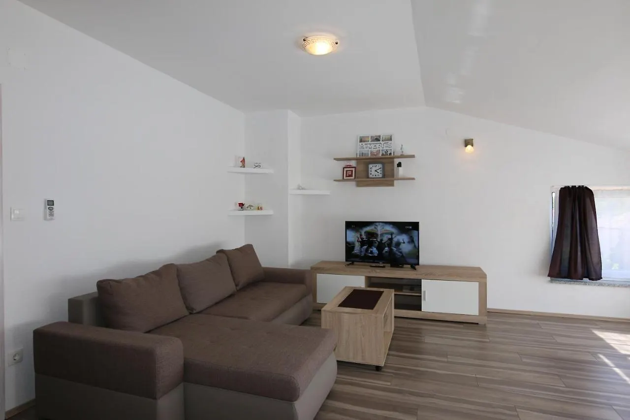 Apartment Petra Šilo