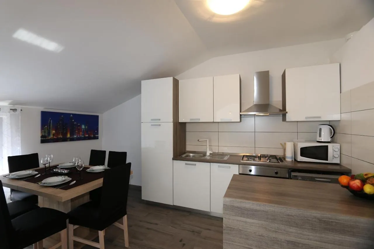 Apartment Petra Šilo